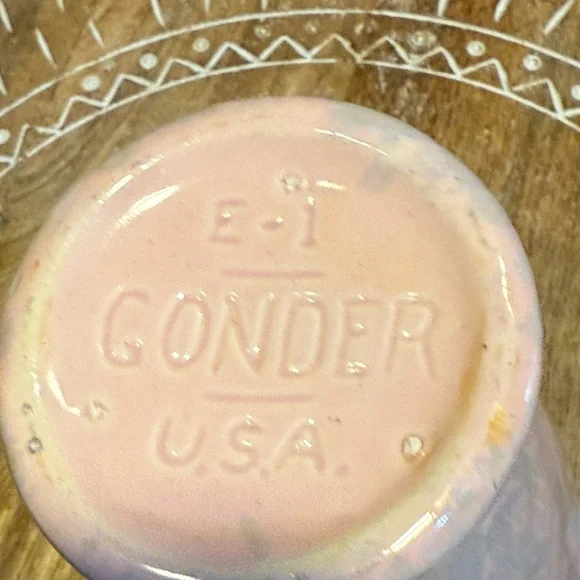 Elegant Pink Ceramic Vase - Picture 16 of 16